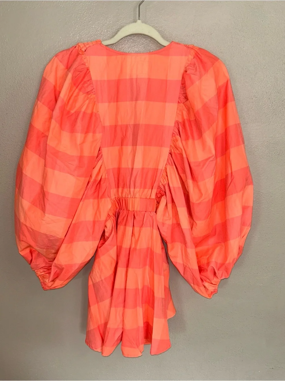 revolve SUNDRESS Vibrant Pink & Orange Puffy Sleeve romper - Picture 4 of 5